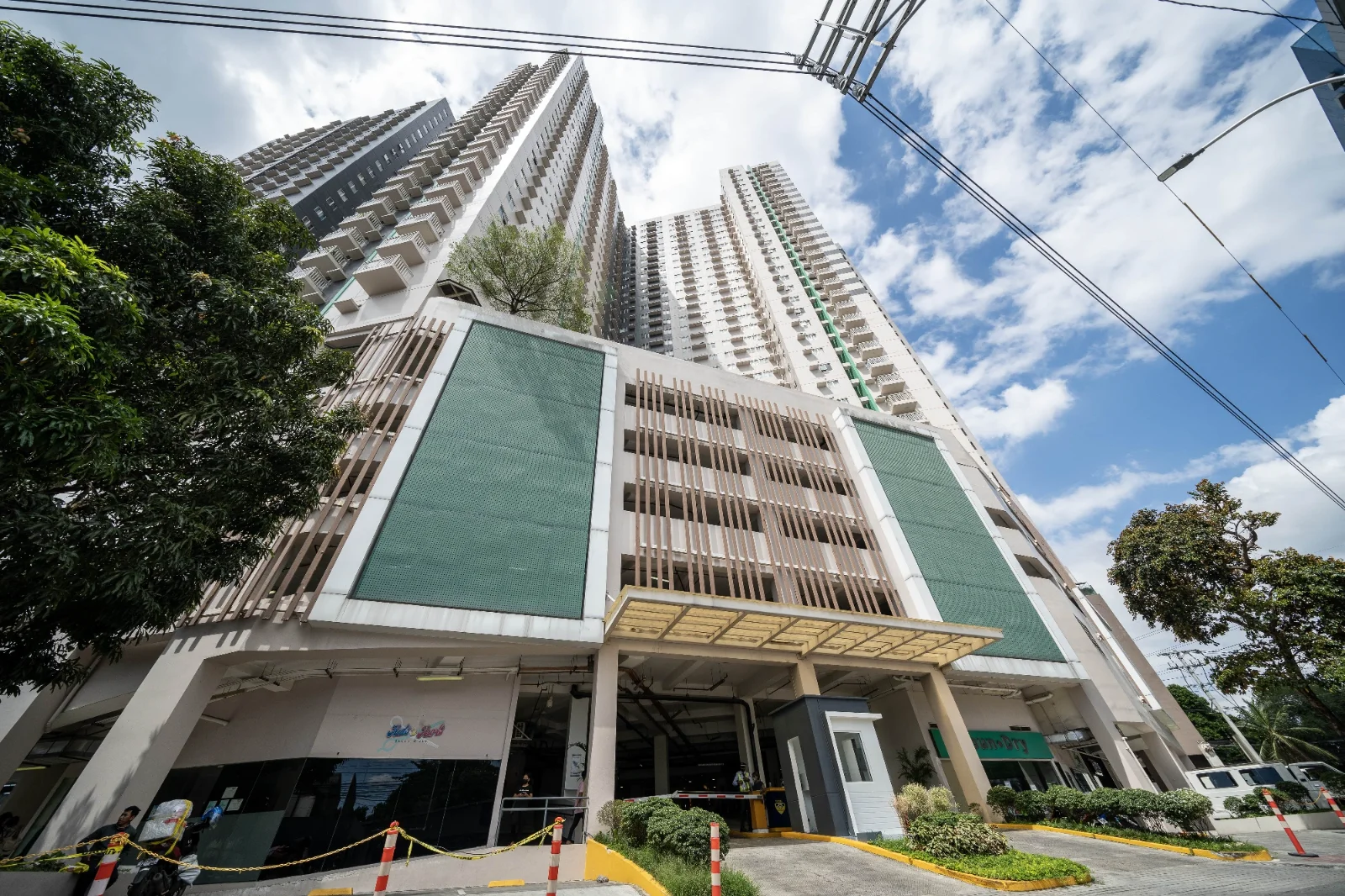 Amaia Skies Cubao Facade